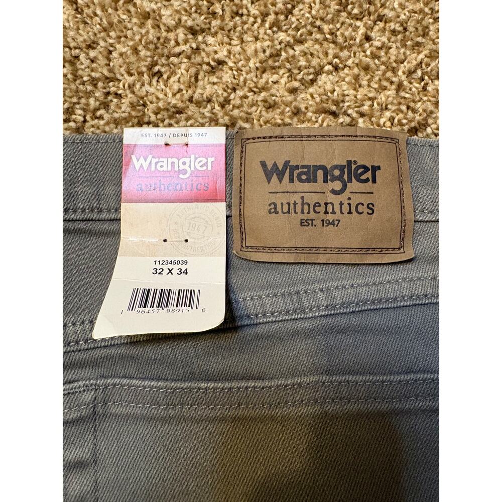 NWT Wrangler Authentics Straight Fit Jeans Mens Size 32x34 Gray